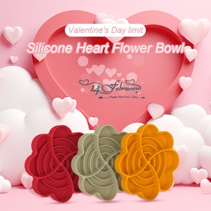 Vente en gros de gamelles pour chiens Watas anti-gloutonnes, à ventouse, durables, non toxiques, série Rose, à alimentation lente, en silicone arrondi - Product Image 2