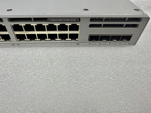 Commutateur Ethernet Gigabit 24 ports série 9300L C9300L-24T-4X-E avec 4 ports SFP+ 10G pour connectivité réseau haute densité 24x Giga - Product Image 4