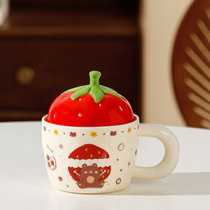 Tasse en céramique Cartoon Strawberry avec couvercle et bouchon de paille Cadeau lavable au micro-ondes et au lave-vaisselle pour les cadeaux - Product Image 1