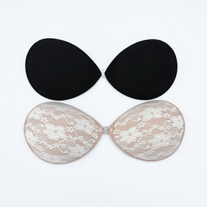 Sujetador Adhesivo de Silicona Invisible Innovador con Pegamento Bio, Aplicación Manual, Resistente al Sudor, para Vestidos de Noche y Bodas - Product Image 6