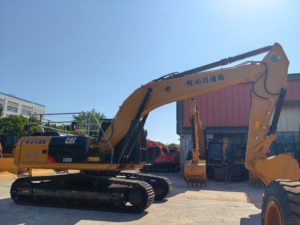 รถขุดตีนตะขาบ CAT 330D มือสอง ขนาด 30 ตัน ใช้งานน้อย เหมาะสำหรับงานก่อสร้างหนัก - Product Image 3