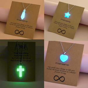 Collar <span class=keywords><strong>de</strong></span> Moda para Niños con Colgante <span class=keywords><strong>de</strong></span> Corazón Luminoso en Forma <span class=keywords><strong>de</strong></span> Gota <span class=keywords><strong>de</strong></span> Agua y Estrella que Brilla en la Oscuridad - Product Image 2