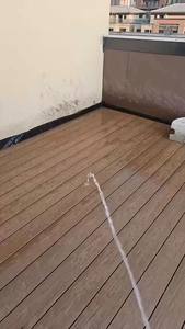 Cubierta exterior de WPC con aspecto de madera y perfil bajo impermeable para uso en exteriores | Cubiertas de piscina Tablas largas Precios competitivos de Jiangsu WPC - Product Image 4