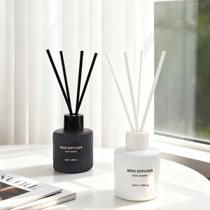 Difusor de Aromas Minimalista de 50 ml, Botella de Cerámica y Vidrio en Blanco y Negro para Aromaterapia, Decoración para el Hogar, Hotel, Spa y Estilo de Vida - Product Image 4