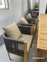Table et chaises de salle à manger d'extérieur en teck moderne haut de gamme personnalisées et durables pour hôtel, villa, cour, véranda, séjour, maison d'hôtes