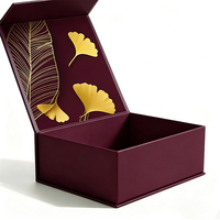 Boîte cadeau magnétique rigide vert foncé avec logo personnalisé, impression florale intérieure, emballage en papier de luxe à ouverture rabattable pour cadeaux haut de gamme