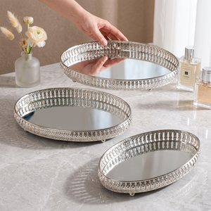 Juego de 3 Bandejas de Cerámica Doradas Art Deco Elegantes para Navidad, Decoración de Lujo para el Hogar y Hoteles con Borde de Forma Artesanal - Product Image 2