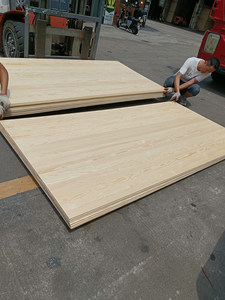 Troncos de Alerce Siberiano de Alta Calidad, Madera Sólida Natural y Duradera, Diseño Contemporáneo para la Fabricación de Muebles de Exterior para Hoteles - Product Image 3