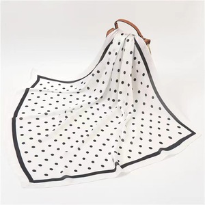 Zifeng OME <span class=keywords><strong>sciarpe</strong></span> di seta professionali personalizzate da <span class=keywords><strong>donna</strong></span> basse MOQ stampate <span class=keywords><strong>leopardate</strong></span> in tinta unita con fiocchi animali a pois - Product Image 4