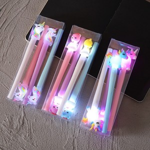 Pena Gel Kartun 4 Buah/Set Alat Tulis Sekolah Siswa Kawai Kepala Silika Bercahaya Berbentuk Kuda Unicorn Beruang dengan Lampu LED - Product Image 1