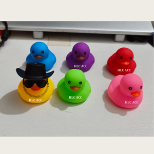 Compre Patitos de Goma Amarillos Promocionales para Decoración de <span class=keywords><strong>Bañera</strong></span> de Coche con Gafas de Sol, Mini Sombrero y Collar para Baby Shower - Product Image 4