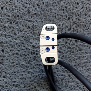 VS เซ็นเซอร์โรตารี่เอนโค้ดเดอร์ RGM2G-D4-V3F/P100 สายโลหะ อะไหล่อุตสาหกรรม - Product Image 3