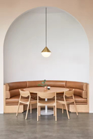 Chaise de mariage à dossier croisé en bois pour hôtel en rotin durable pour adulte de restauration de style ferme classique pour les événements de banquet
