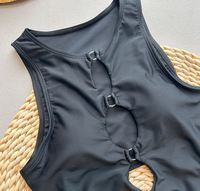 Nouveau stock en promotion : Maillot de bain une pièce noir sexy à col montant et découpes, coupe haute