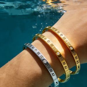 Brazalete Clásico Chapado en Oro de 18k con Números Romanos, Brazalete de Acero Inoxidable con Circonita Cúbica para Mujeres y Niñas, Regalos - Product Image 1