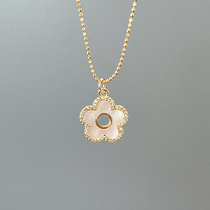 Wholesale Fashion Necklace Natural Sea Shell Crystal Zircon <strong>Cloud</strong> Four Leaf Clover Flower Pendant <strong>Neck</strong> for Women - Product Image 4