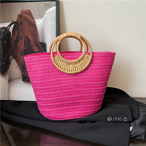 Sac <span class=keywords><strong>Tendance</strong></span> 2026 Nouveau Sac Fourre-tout Tressé Fait Main en Forme de Croissant pour Femme en Paille - Product Image 4