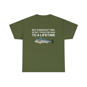 Camiseta divertida con meme: Compra una camiseta con diseño de hombre comiendo pescado, enseñando a un pez a ser hombre de por vida. Ropa irónica, sarcástica y divertida. - Product Image 2