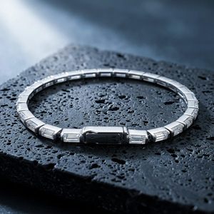 Bracelet tennis en moissanite taille baguette or blanc, serti en canal, classique, pour femme, bijou géométrique pour le quotidien - Product Image 4