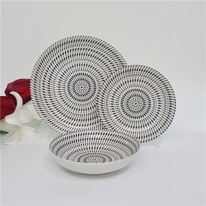 <span class=keywords><strong>Service</strong></span> de table en <span class=keywords><strong>porcelaine</strong></span>, 18 pièces, anglais Fine, Royal, à usage domestique - Product Image 5