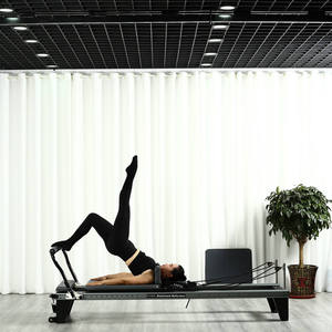 Máquina <span class=keywords><strong>de</strong></span> <span class=keywords><strong>Pilates</strong></span> Reformer <span class=keywords><strong>de</strong></span> Aleación <span class=keywords><strong>de</strong></span> Aluminio <span class=keywords><strong>de</strong></span> Grado Comercial para Entrenamiento Profesional en Estudio, <span class=keywords><strong>Cama</strong></span> <span class=keywords><strong>de</strong></span> <span class=keywords><strong>Pilates</strong></span>, Compra al por Mayor - Product Image 3