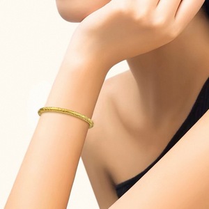 Bracciale di Lusso con Motivo Interno in Oro Puro 18K Au750, Gioiello Raffinato per Donne - Product Image 5