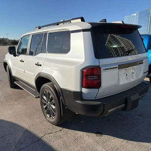 Calidad Estadounidense para Prado 4WD, Volante a la Izquierda, Bajo Kilometraje, Automático, Cuero Oscuro, Emisión Euro VI, Uso Comercial en Carretera - Product Image 4