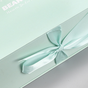 Coffret <span class=keywords><strong>cadeau</strong></span> <span class=keywords><strong>pour</strong></span> nouveau-né blanc, logo personnalisé, impression en relief, fermeture magnétique, serviette de bain, couverture d'emmaillotage - <span class=keywords><strong>Cadeau</strong></span> de baptême, <span class=keywords><strong>cadeau</strong></span> de naissance - Product Image 4