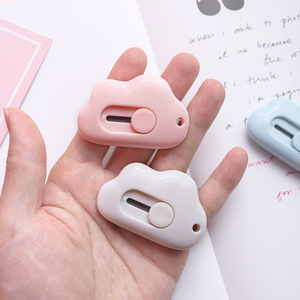 <span class=keywords><strong>Petit</strong></span> <span class=keywords><strong>couteau</strong></span> utilitaire nuage rétractable et portable, mini coupe-papier, rose mignon et féminin pour l'ouverture des colis, utilisation au bureau - Product Image 4