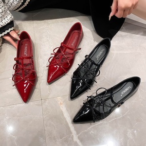 Chaussures Mary Jane de luxe pour femme, style Hepburn coréen, à bout pointu, en cuir verni uni, à enfiler, pour banquets - Product Image 5