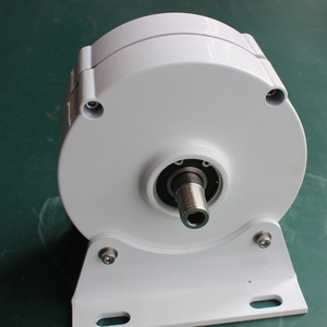 Alternadores de CA de imanes permanentes sin engranajes trifásicos de 100W 12/24V con eje de acero inoxidable y carcasa de aleación de aluminio para turbina eólica - Product Image 2