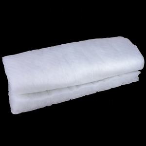 Rouleaux de frappe en polyester matelassé <span class=keywords><strong>double</strong></span> <span class=keywords><strong>face</strong></span> Soie naturelle chaude thermocollante Tissu non tissé recyclé pour couette - Product Image 1