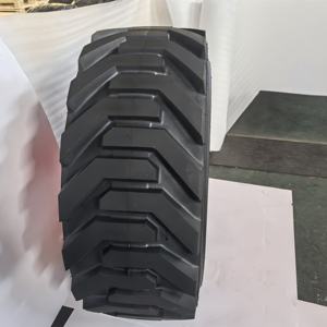Neumático Sólido Relleno de Espuma de PU 445/55D710 con Llantas Personalizadas - Product Image 5