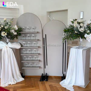Decoración para Área de Recepción de Eventos LEDA, Juego de Portacopas de Acrílico Gris Moderno Personalizado para Bodas - Product Image 4