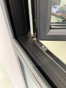Fenêtre oscillo-battante personnalisée à rupture de pont thermique en aluminium, <span class=keywords><strong>quincaillerie</strong></span> pour fenêtre oscillo-battante <span class=keywords><strong>Roto</strong></span> - Product Image 6