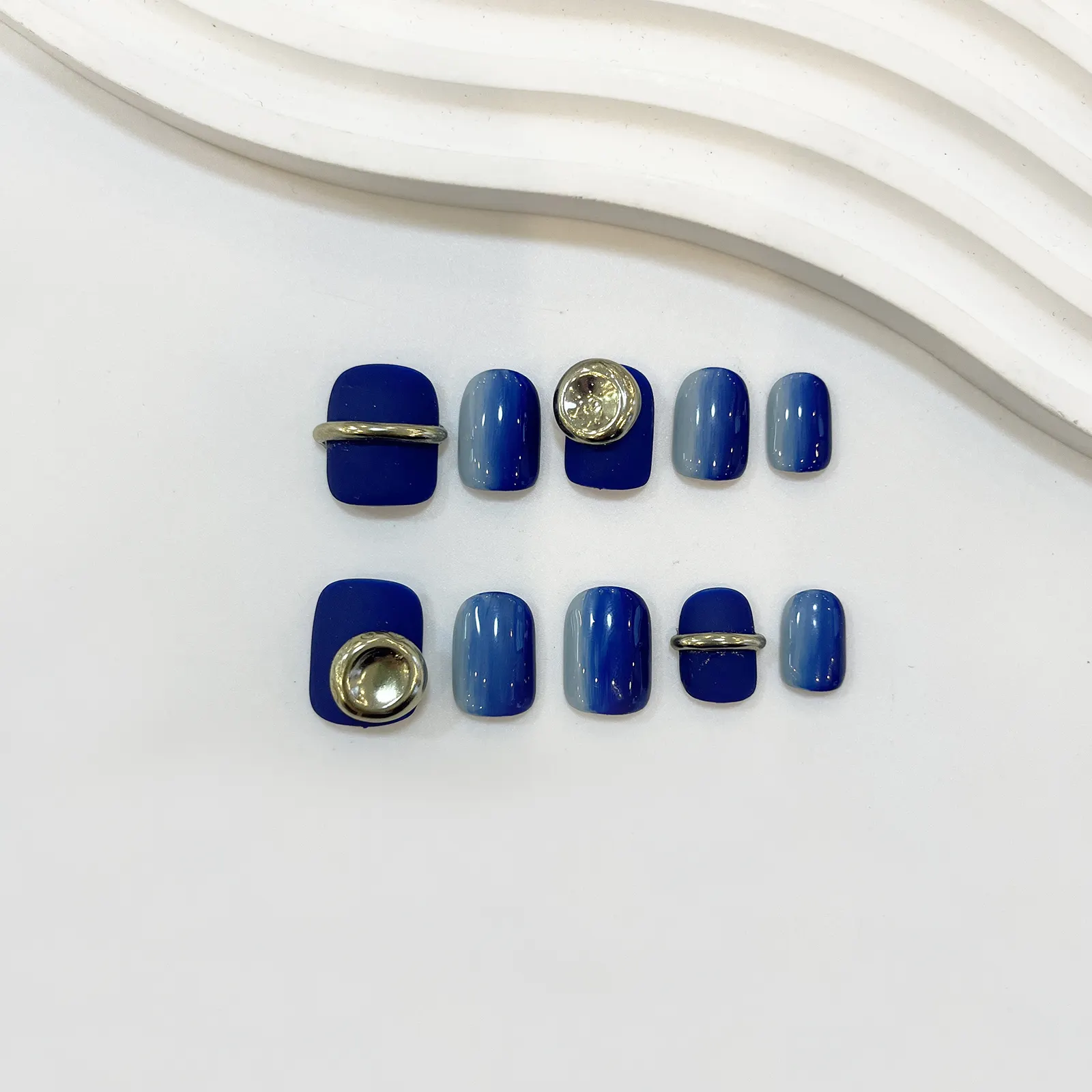 Gel créatif presse sur les ongles ongles courts carrés bleus avec strass Full Cover porter des ongles