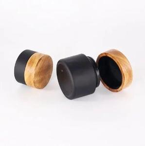 Sương giá lọ thủy tinh màu đen với <span class=keywords><strong>15ml</strong></span> 30ml 0.5oz sương giá màu đen lọ kem thủy tinh container với nắp tre - Product Image 2