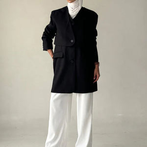 طقم نسائي أسود من قطعتين: سترة محبوكة بدون أكمام وسترة طويلة، ملابس مكتبية عملية ومريحة - Product Image 4