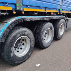 Remorque de transport de marchandises à 3 essieux de 50 tonnes, fournie directement par l'usine, semi-remorque à caisse fermée avec parois latérales hautes - Product Image 2