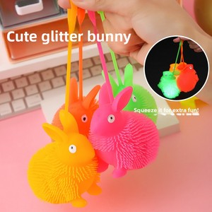 Balle élastique lumineuse colorée en plastique pour enfants de 4 à 6 ans – Vente en gros pour les stands - Product Image 1