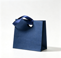 Ensemble de sacs cadeaux en papier gaufré de luxe et de boîtes rigides pour bijoux, emballage cadeau personnalisé avec ruban satiné uni pour bijoux