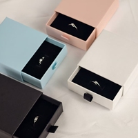 Boîte de rangement élégante et personnalisée pour bijoux, style luxe, petite vitrine de présentation pour bagues et bijoux