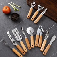 Ustensiles de cuisine, ensemble d'outils de cuisine en acier inoxydable avec manche en bois, éplucheur, ouvre-boîte, roulette à pizza, couteau à fromage, fouet à œufs