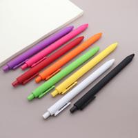 Venta al por mayor de bolígrafos simples de color sólido y bolígrafos de firma de publicidad de hoteles