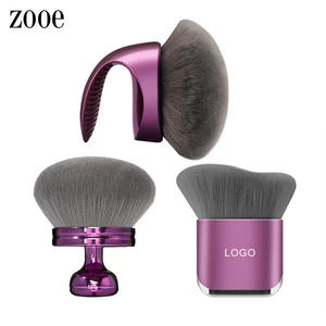 OEM & ODM grande spazzola ventilatore portatile capelli sintetici Semi-cerchio polvere spazzola per il viso e il corpo trucco fondotinta e pennello di contorno - Product Image 1