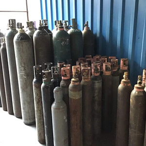 Cilindro de CO2 de acero vacío, anteriormente utilizado en sistemas marinos contra incendios, listo para inspección, pruebas y recarga para seguridad a bordo de embarcaciones. - Product Image 6