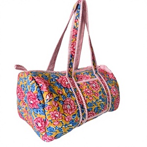 Bolsa de Viaje Tipo Duffel Acolchada, Hecha a Mano en India, con Estampado de Bloques de Algodón, Gran Capacidad - Product Image 6