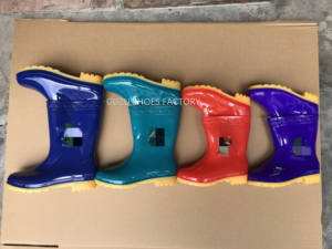 Großhandel Maßgefertigte Kinder Halb-Gummi Wellington Gummistiefel mit Panda-Logo Wasserdichte Sommer Winter Regenstiefel für Kinder - Product Image 4