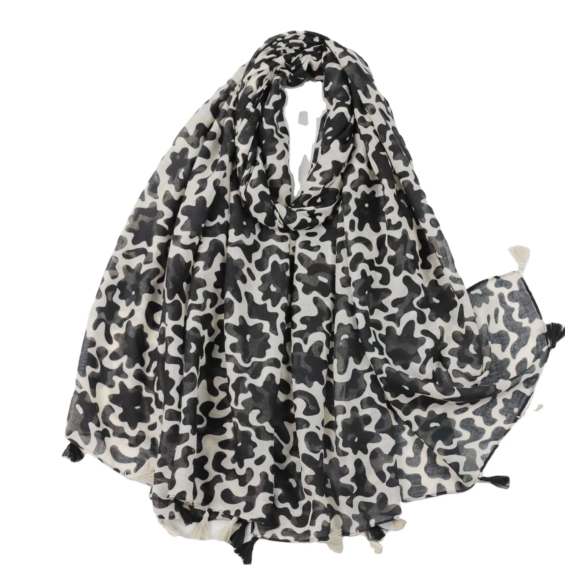 卸売ファッション2024夏の黒とベージュの花のプリントスカーフタッセル付きイスラム教徒の女性大きなソフトビスコースコットンショール