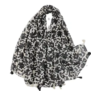 Wholesale Fashion 2024 Summer Black And Beige Flower Printed Scarf With Tassels Muslim Women Large Soft Viscose Cotton Shawls